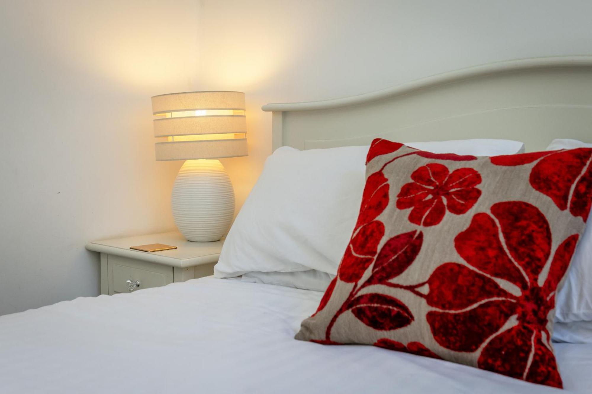 Traditional 3 Bedroom Quiet Duplex Flat By High St, Trams And Buses - Just 1-5 Miles To Centre EDI Eksteriør bilde
