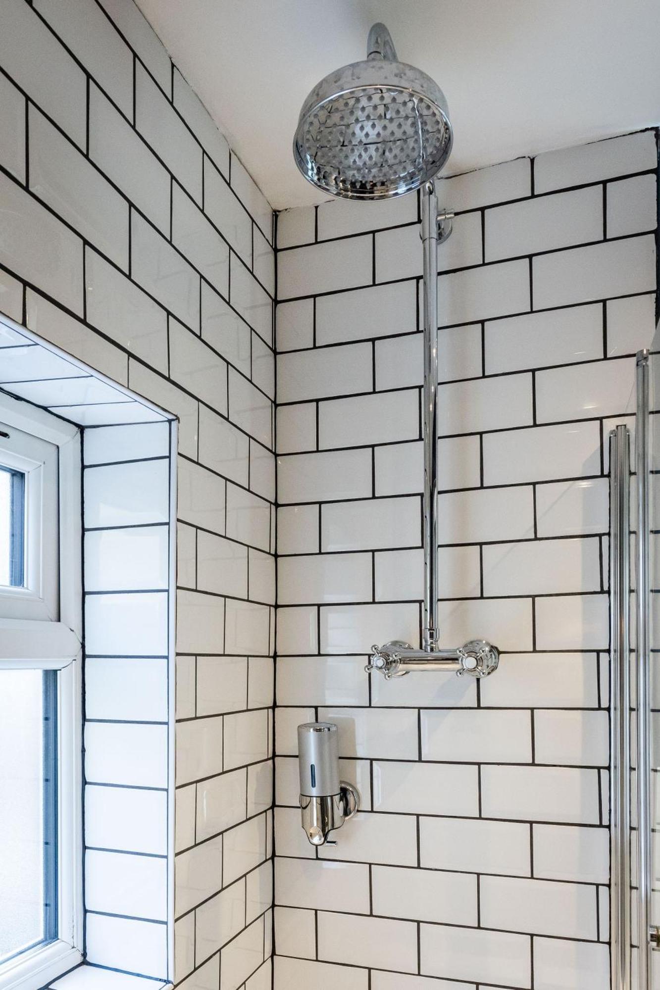 Traditional 3 Bedroom Quiet Duplex Flat By High St, Trams And Buses - Just 1-5 Miles To Centre EDI Eksteriør bilde