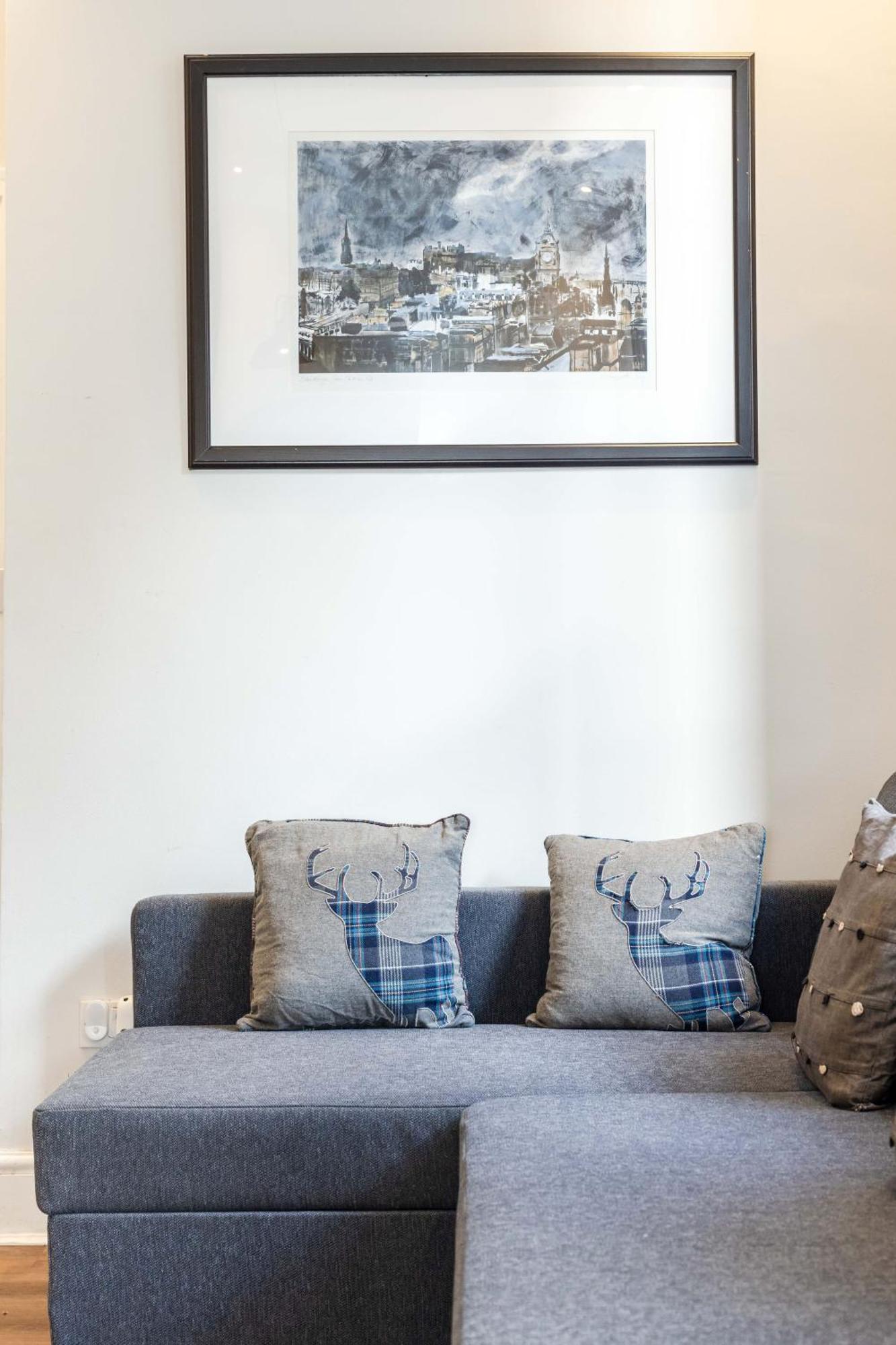 Traditional 3 Bedroom Quiet Duplex Flat By High St, Trams And Buses - Just 1-5 Miles To Centre EDI Eksteriør bilde